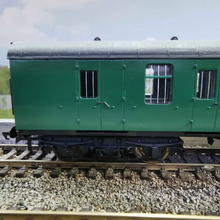 Load image into Gallery viewer, Hornby - BR MK1 - Parcels Coach - Southern Region Green - No. S81289 - OO Gauge
