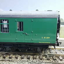 Load image into Gallery viewer, Hornby - BR MK1 - Parcels Coach - Southern Region Green - No. S81289 - OO Gauge
