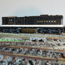 Load image into Gallery viewer, SOUTHERN RAILWAY SD24 LOCOMOTIVE #2504  - 1/87 HO Scale - CON-COR
