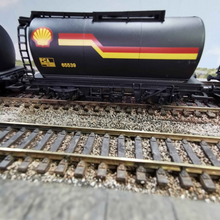 Load image into Gallery viewer, Hornby Railroad Shell Petrol Tanker - R6371 - OO Gauge
