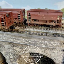 Load image into Gallery viewer, Single Bay Hopper Cars - Rake of 8 - Southern - Weathered - HO Gauge
