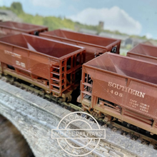 Load image into Gallery viewer, Single Bay Hopper Cars - Rake of 8 - Southern - Weathered - HO Gauge
