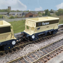 Load image into Gallery viewer, Hornby - Double Bay - PGA Tarmac Hopper Wagon  - Tarmac Livery - OO Gauge
