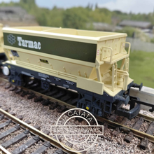 Load image into Gallery viewer, Hornby - Double Bay - PGA Tarmac Hopper Wagon  - Tarmac Livery - OO Gauge
