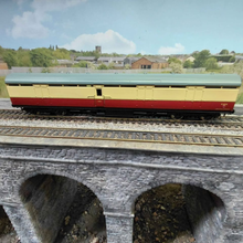 Load image into Gallery viewer, Bachmann - Thompson BG Coach - Full Brake - BR Crimson &amp; Cream - OO Gauge
