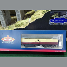 Load image into Gallery viewer, Bachmann - Thompson BG Coach - Full Brake - BR Crimson &amp; Cream - OO Gauge
