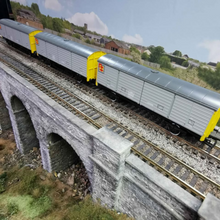 Load image into Gallery viewer, Hornby 45t VDA Closed Vans in Railfreight Livery - OO Gauge
